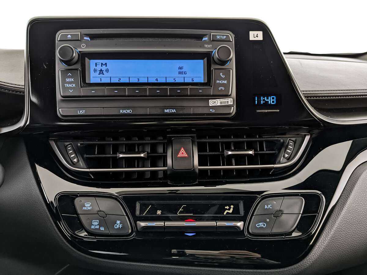 Toyota C-HR с пробегом — 2019 год. Фото: #11