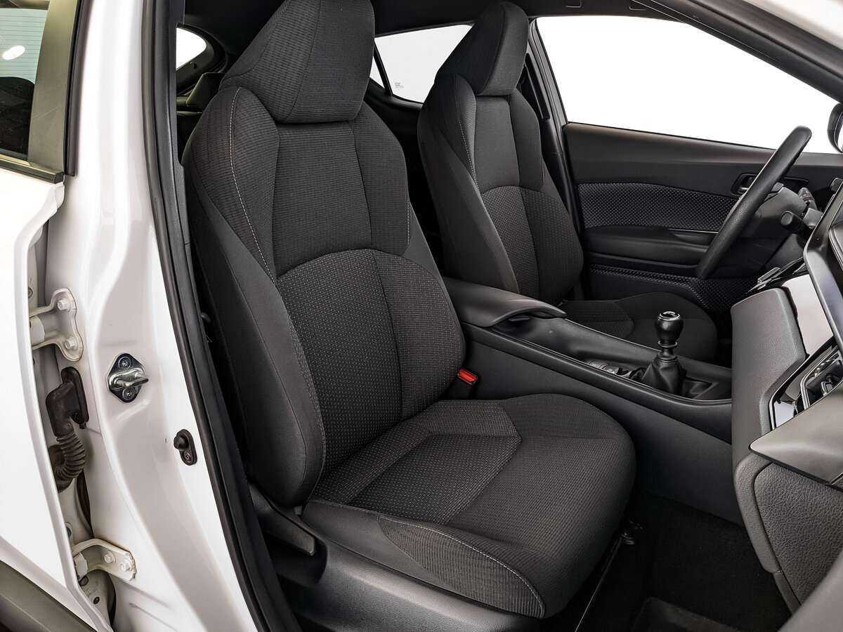 Toyota C-HR с пробегом — 2019 год. Фото: #18