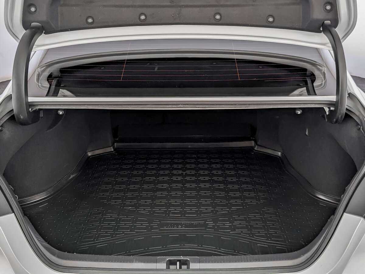 Toyota Camry с пробегом — 2019 год. Фото: #9