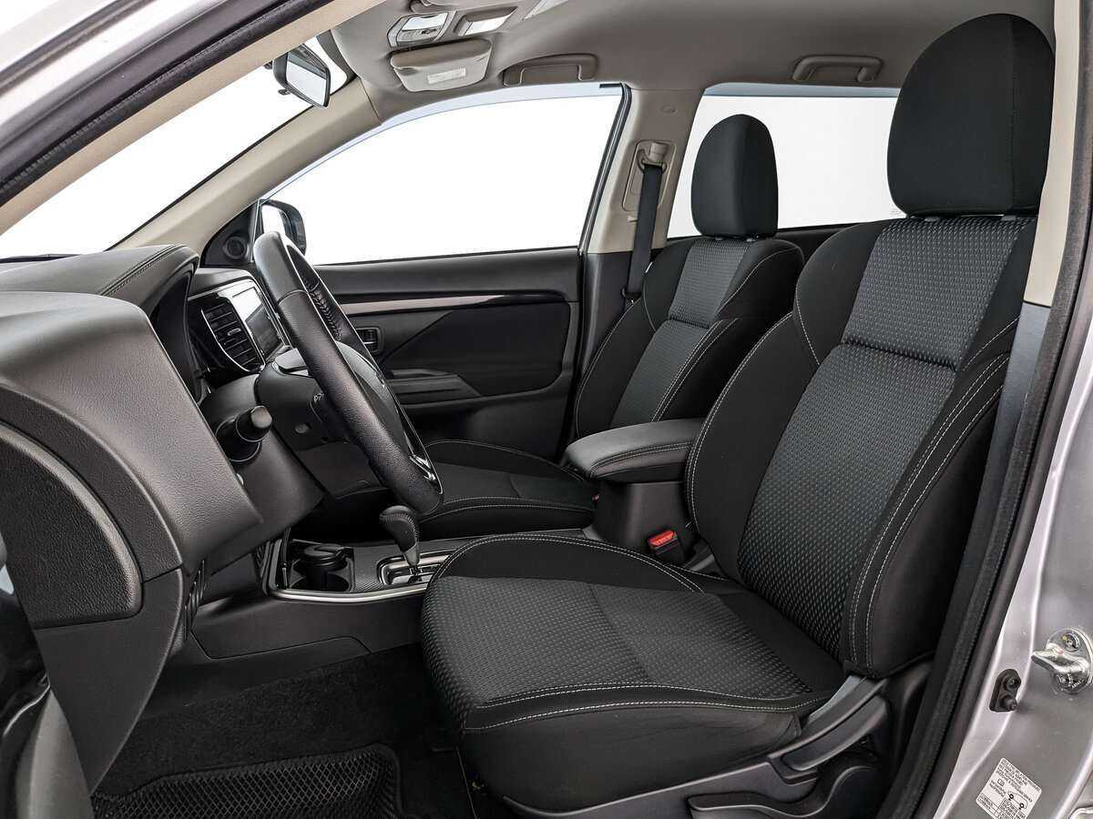 Mitsubishi Outlander с пробегом — 2020 год. Фото: #17