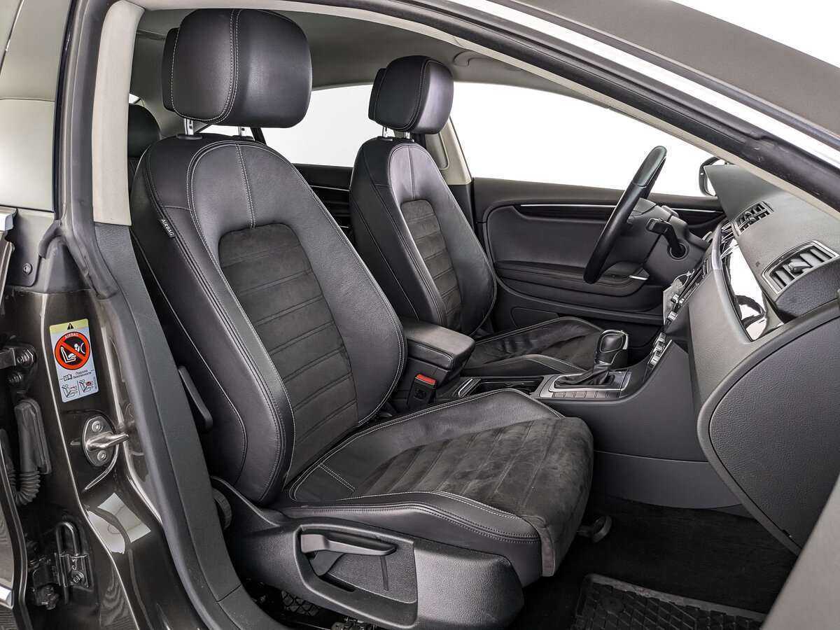 Volkswagen Passat CC с пробегом — 2012 год. Фото: #20