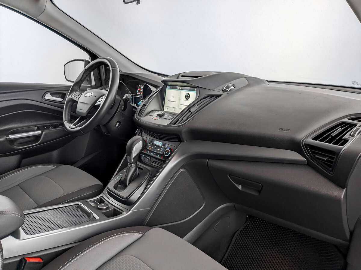 Ford Kuga с пробегом — 2016 год. Фото: #10