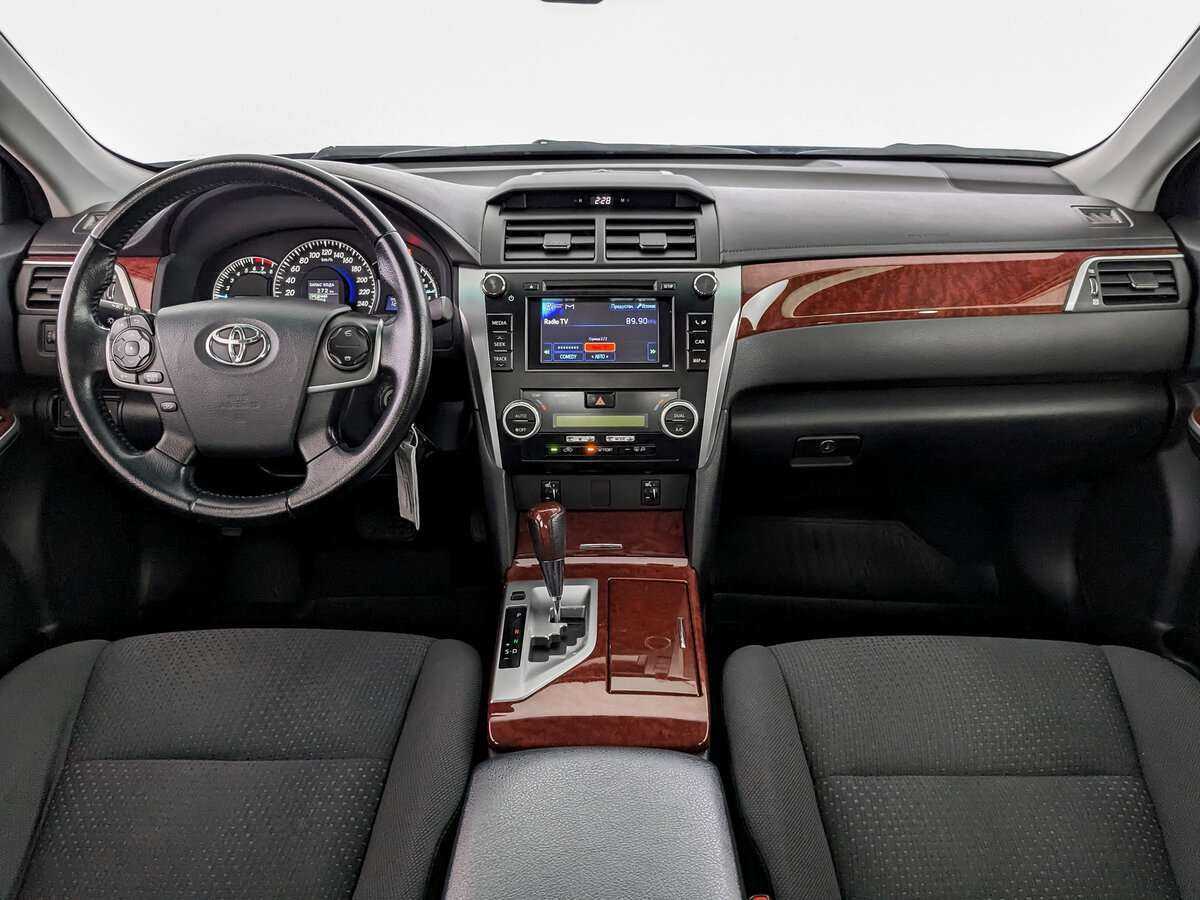 Toyota Camry с пробегом — 2013 год. Фото: #11