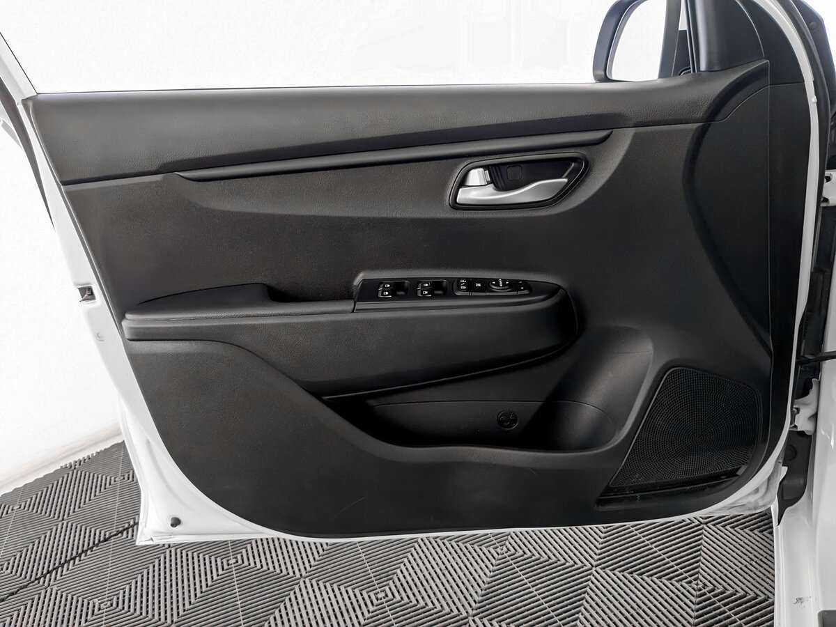 Kia Rio с пробегом — 2020 год. Фото: #13