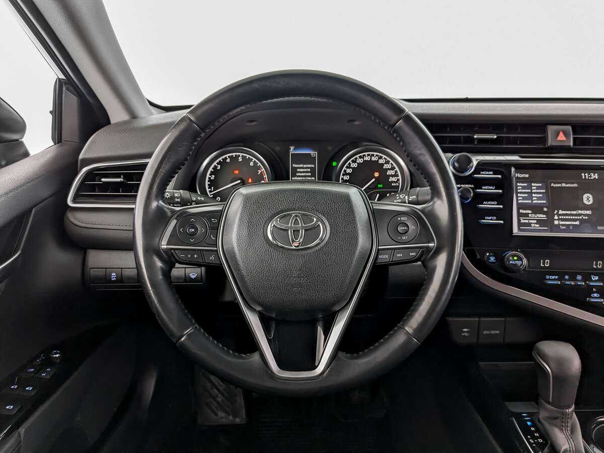 Toyota Camry с пробегом — 2019 год. Фото: #17