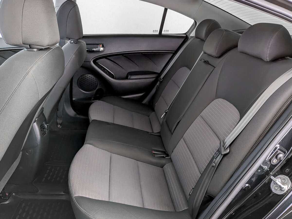 Kia Cerato с пробегом — 2015 год. Фото: #9