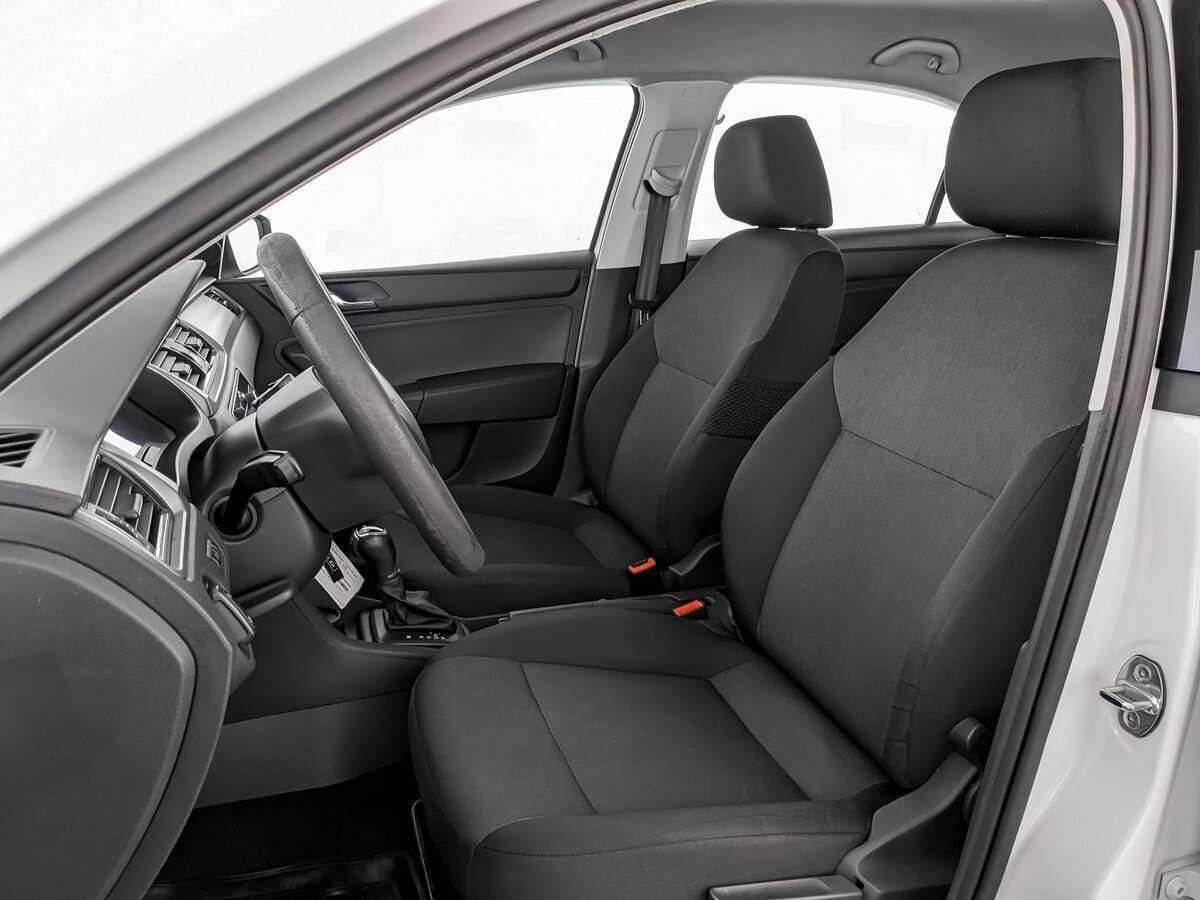 Skoda Rapid с пробегом — 2017 год. Фото: #17