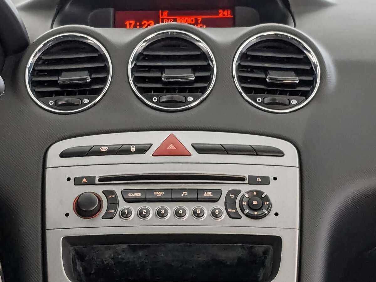 Peugeot 408 с пробегом — 2013 год. Фото: #16