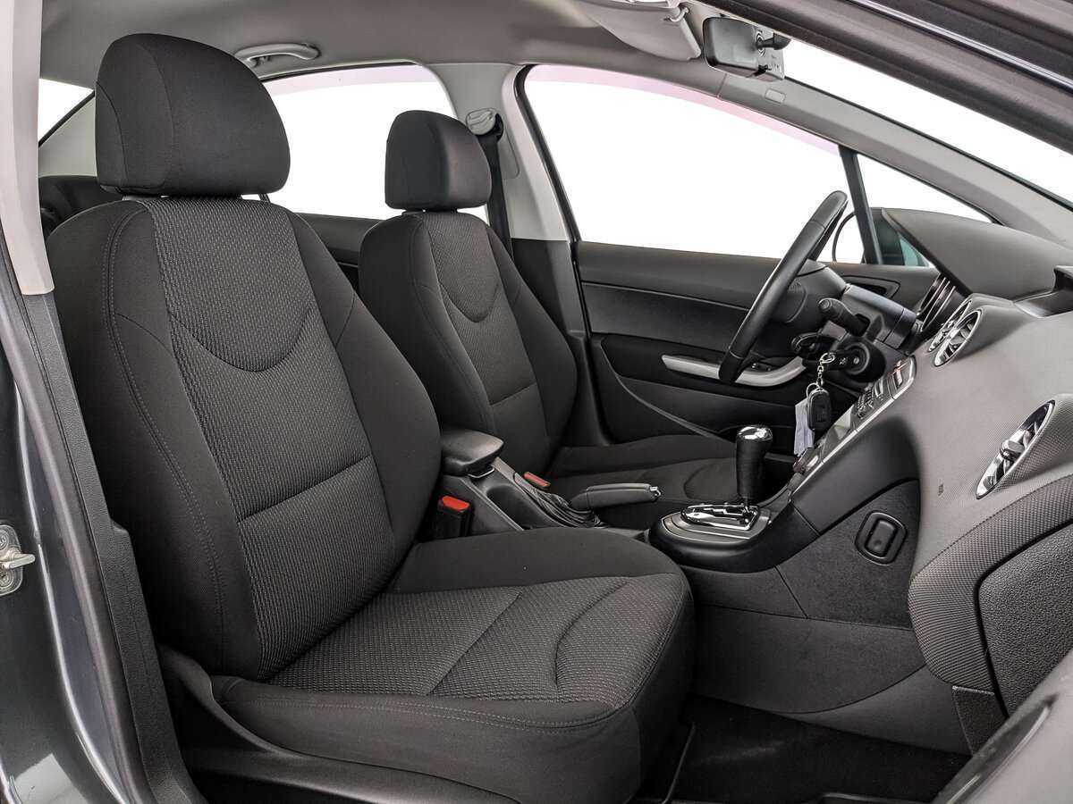 Peugeot 408 с пробегом — 2013 год. Фото: #23