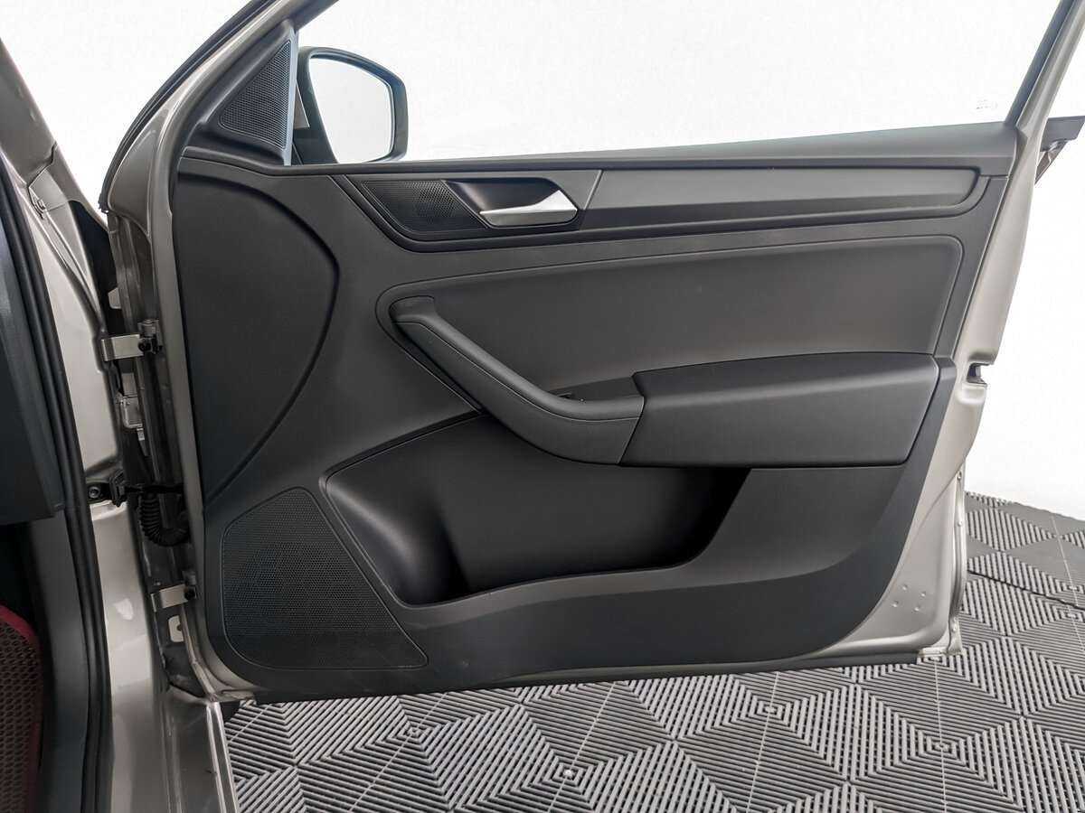 Volkswagen Polo с пробегом — 2020 год. Фото: #22