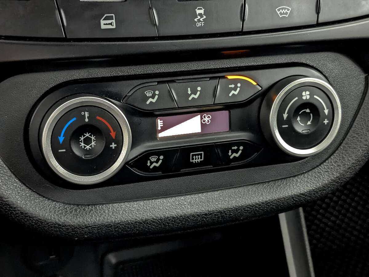 Lada (ВАЗ) Vesta с пробегом — 2022 год. Фото: #16