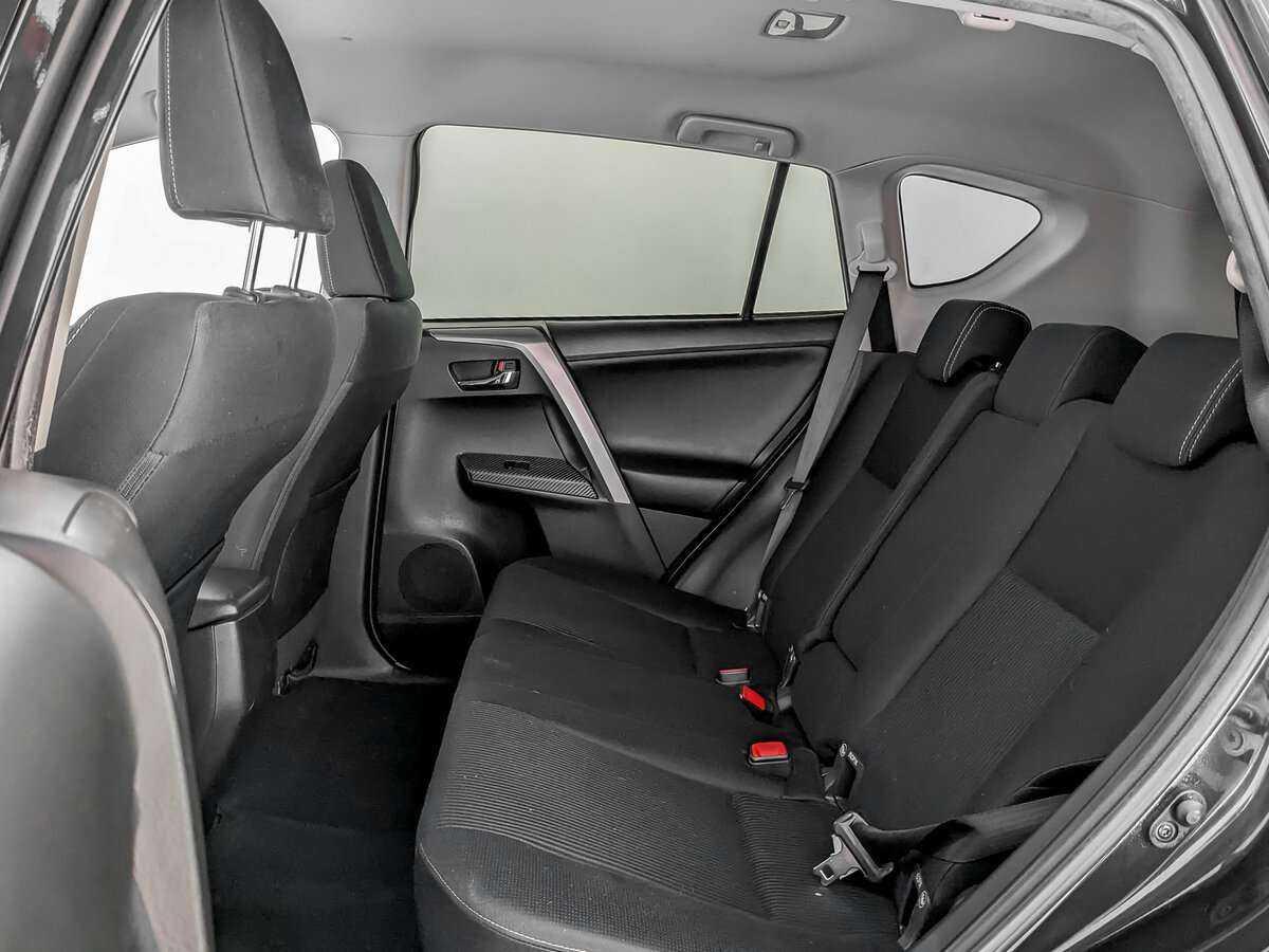 Toyota RAV4 с пробегом — 2014 год. Фото: #8