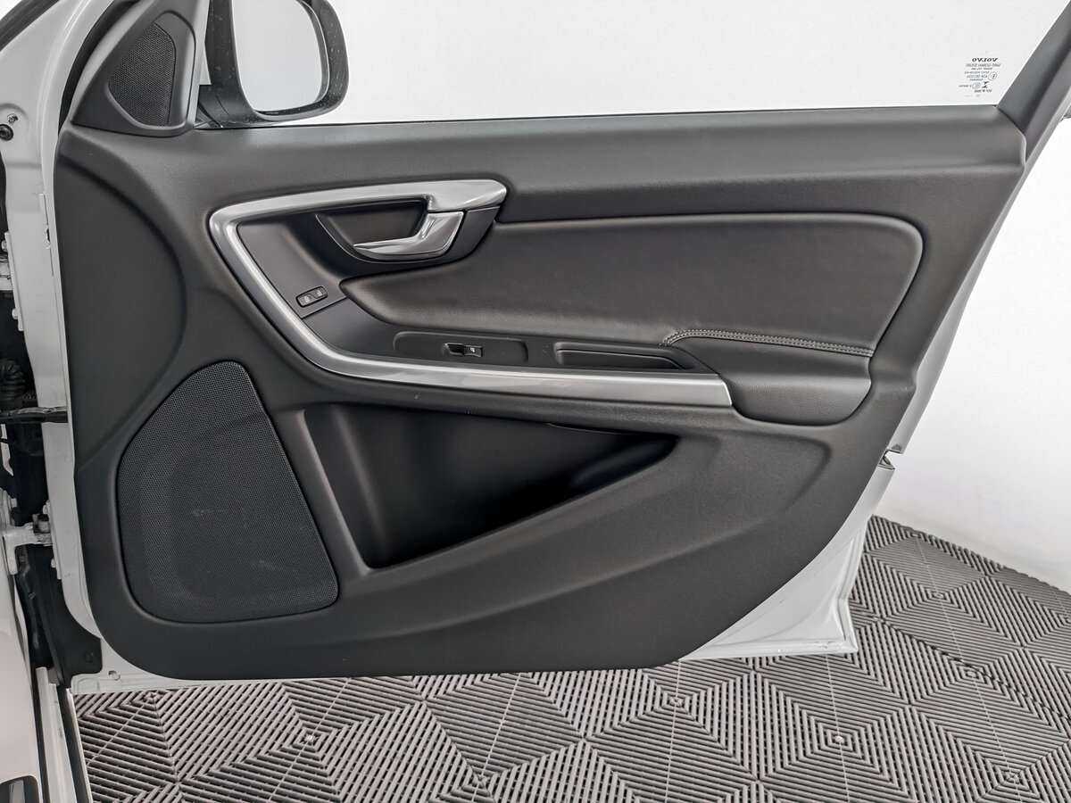 Volvo S60 с пробегом — 2015 год. Фото: #19