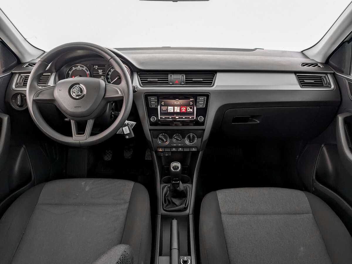 Skoda Rapid с пробегом — 2017 год. Фото: #11