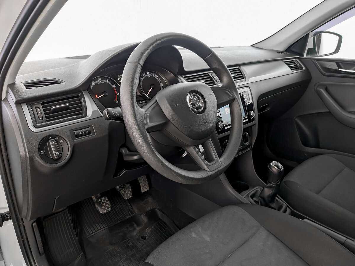 Skoda Rapid с пробегом — 2017 год. Фото: #13