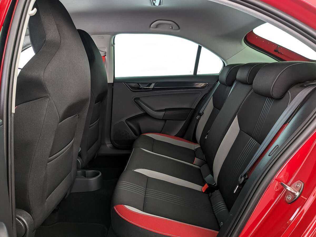 Skoda Rapid с пробегом — 2019 год. Фото: #12
