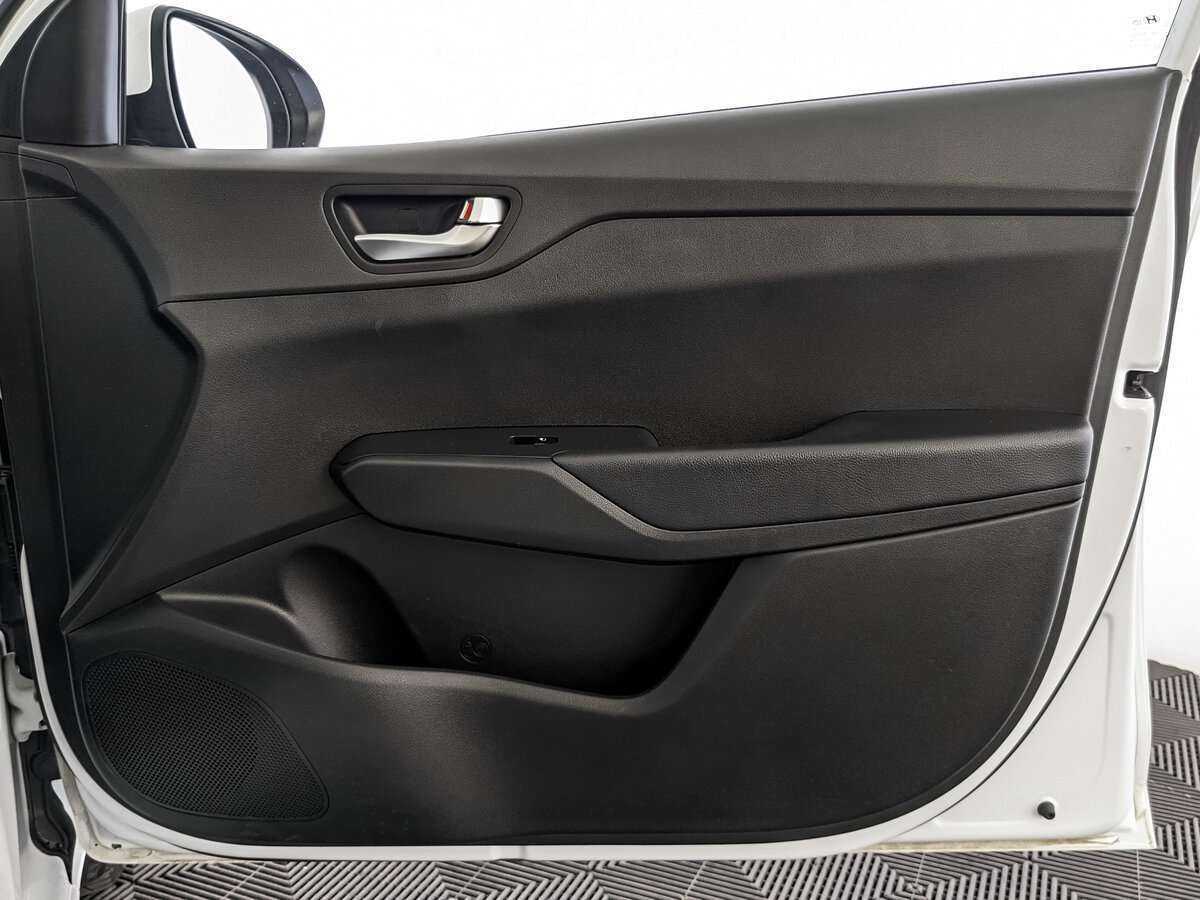 Hyundai Solaris с пробегом — 2020 год. Фото: #24