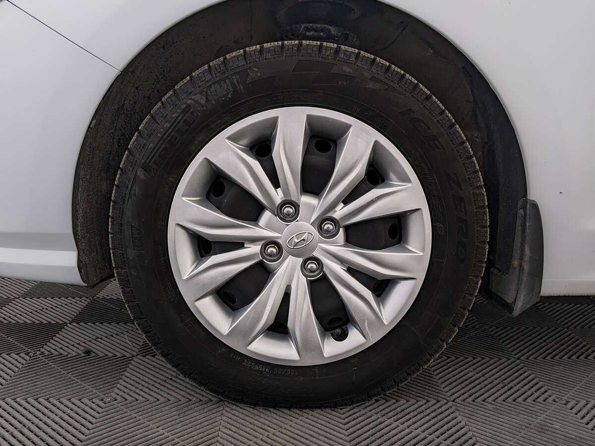 Hyundai Solaris с пробегом — 2020 год. Фото: #11