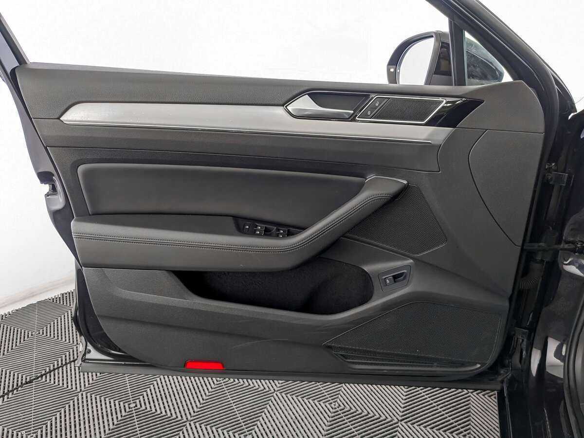 Volkswagen Passat с пробегом — 2017 год. Фото: #18