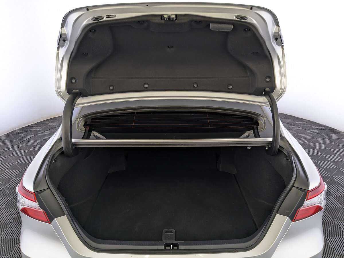 Toyota Camry с пробегом — 2020 год. Фото: #9