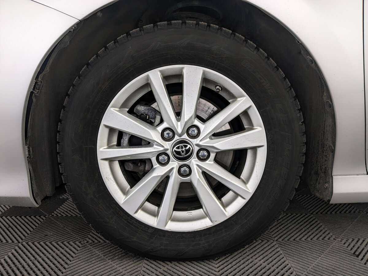 Toyota Camry с пробегом — 2020 год. Фото: #11