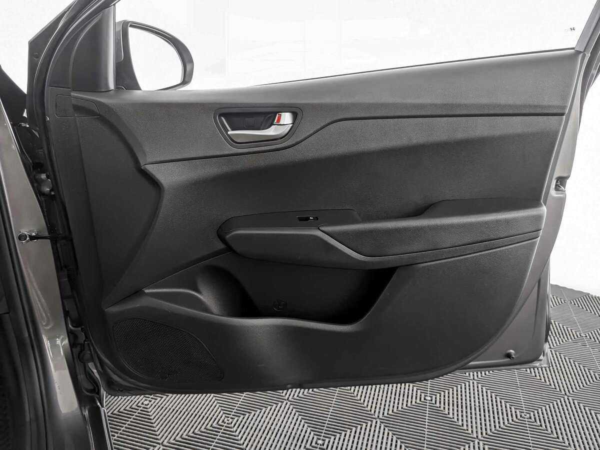 Hyundai Solaris с пробегом — 2021 год. Фото: #19