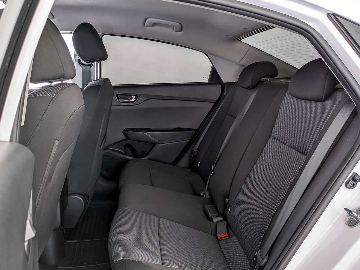 Hyundai Solaris с пробегом — 2021 год. Фото: #9