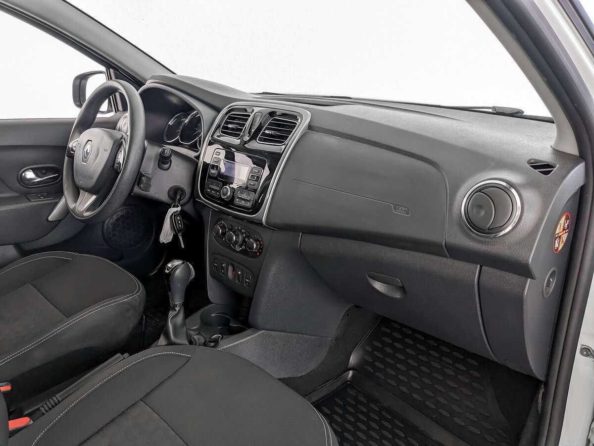 Renault Logan с пробегом — 2017 год. Фото: #8