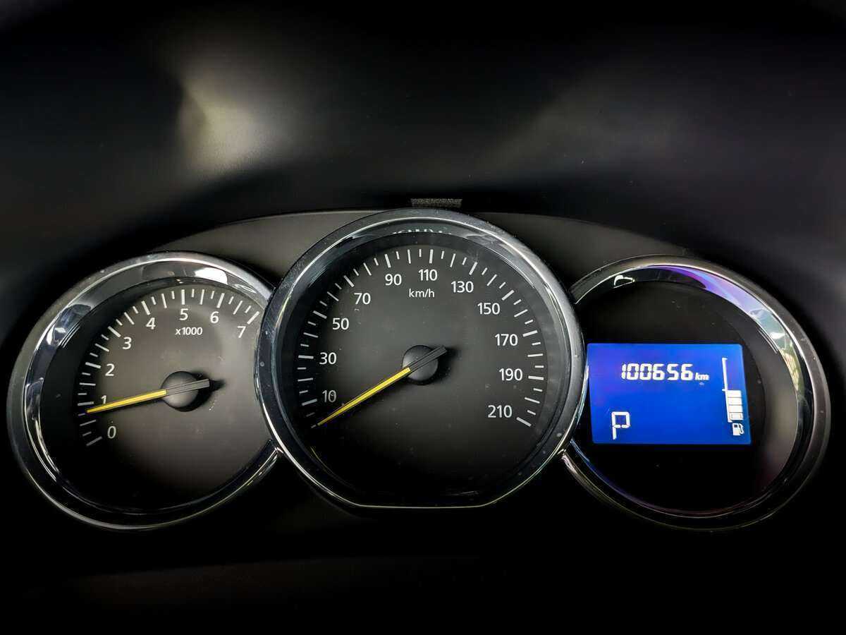 Renault Logan с пробегом — 2017 год. Фото: #10