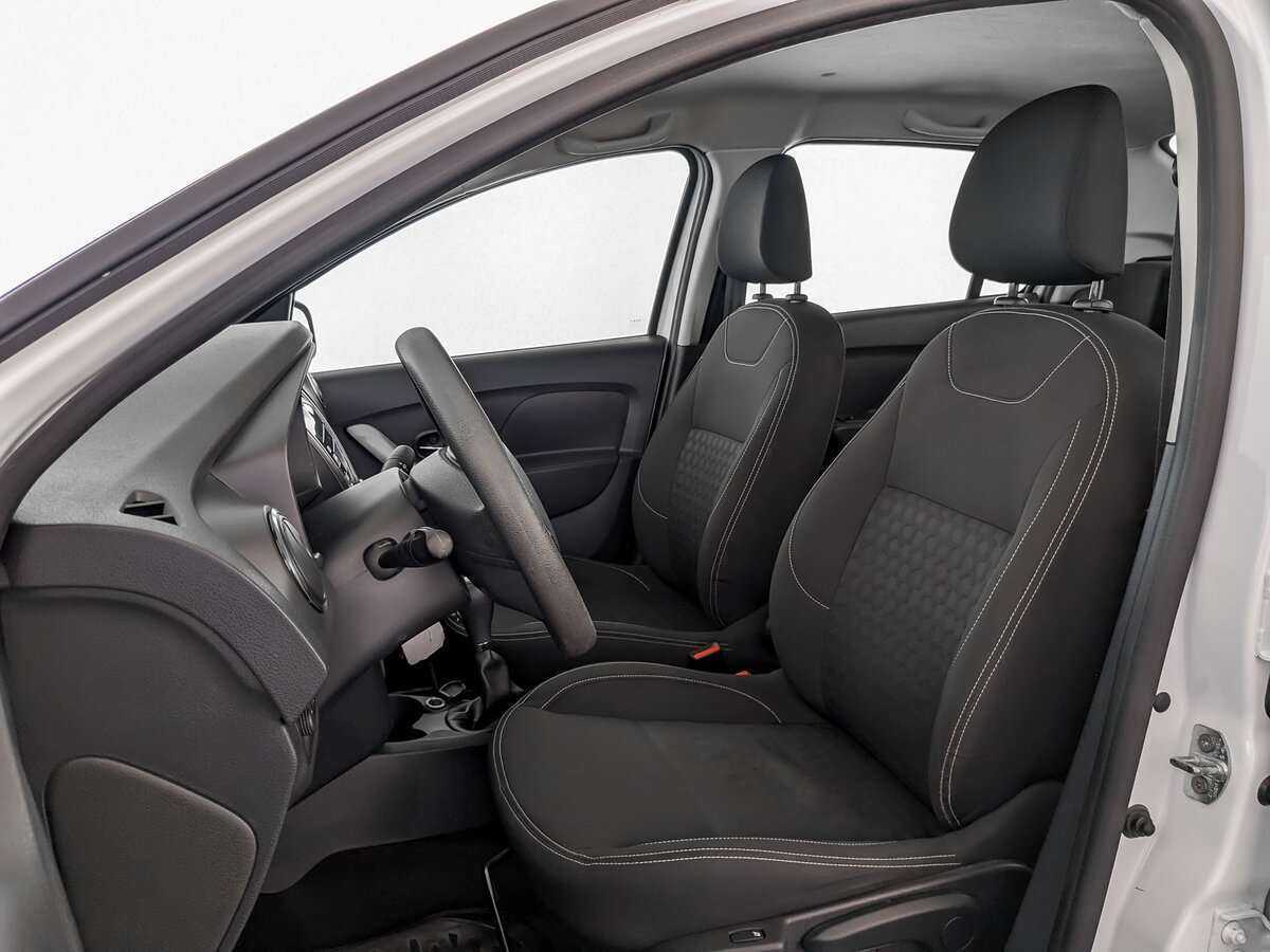 Renault Logan с пробегом — 2017 год. Фото: #15