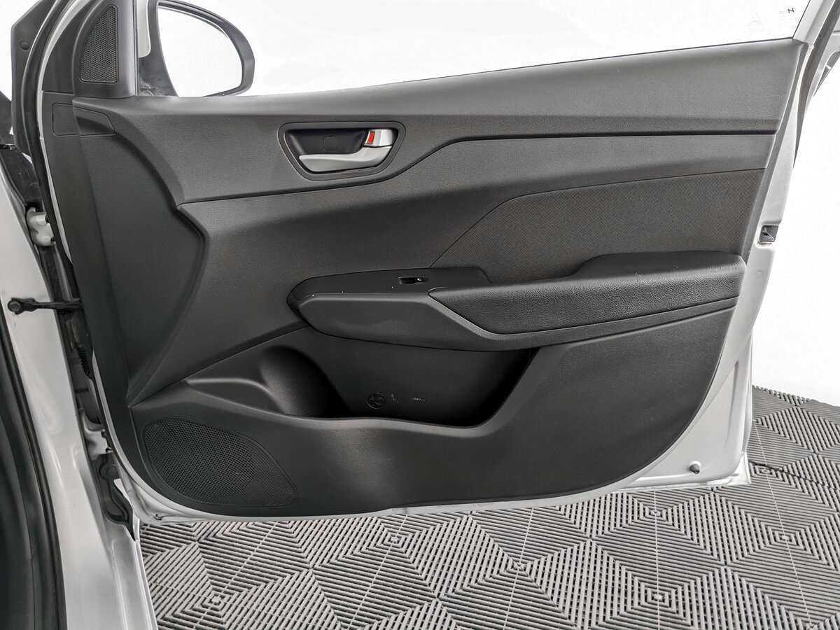 Hyundai Solaris с пробегом — 2018 год. Фото: #23