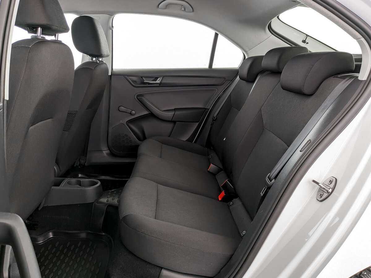 Skoda Rapid с пробегом — 2018 год. Фото: #9