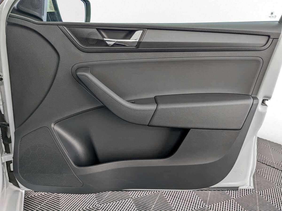 Skoda Rapid с пробегом — 2018 год. Фото: #23