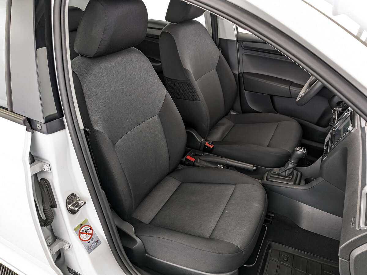 Skoda Rapid с пробегом — 2018 год. Фото: #19