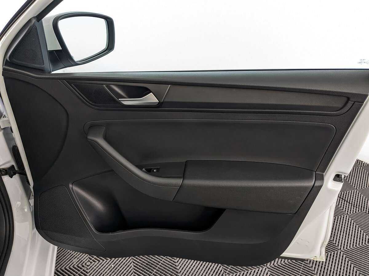 Volkswagen Polo с пробегом — 2020 год. Фото: #18