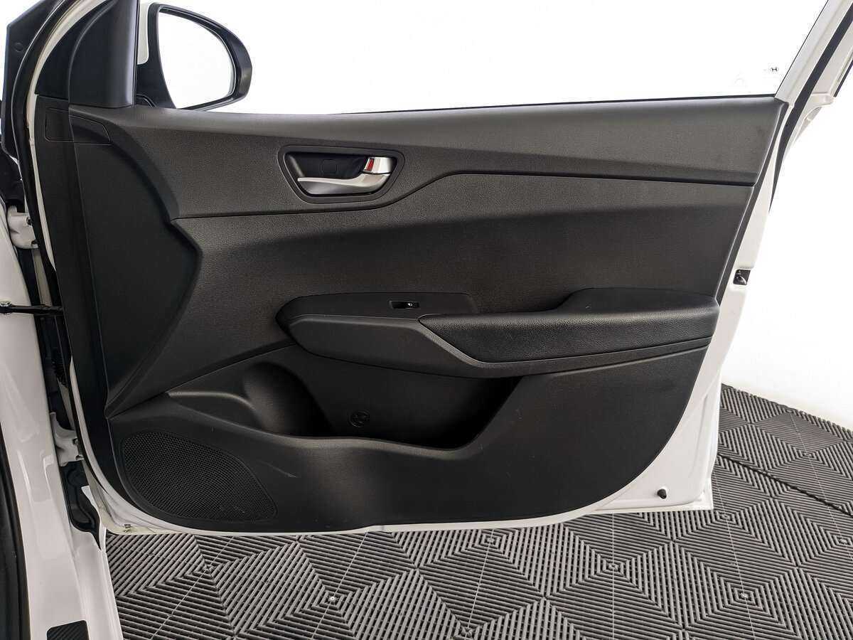 Hyundai Solaris с пробегом — 2021 год. Фото: #20