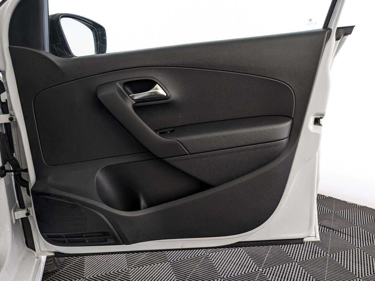 Volkswagen Polo с пробегом — 2019 год. Фото: #23