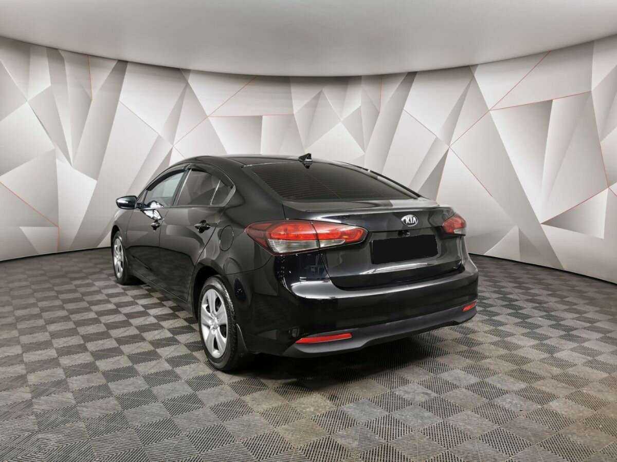 Kia Cerato с пробегом — 2017 год. Фото: #3
