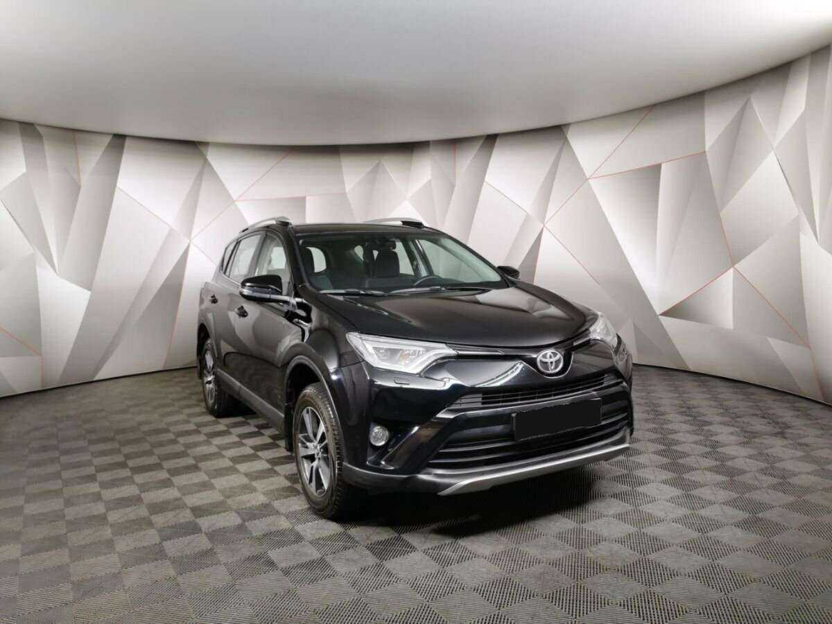 Toyota RAV4 с пробегом — 2018 год. Фото: #2