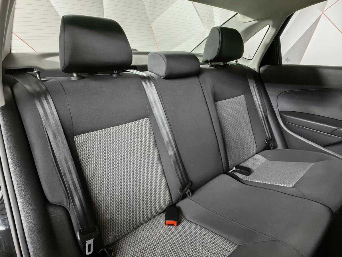 Volkswagen Polo с пробегом — 2013 год. Фото: #12