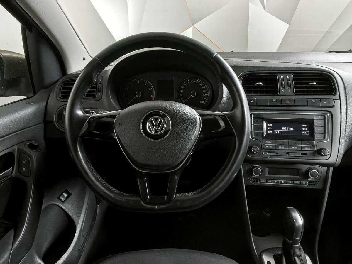 Volkswagen Polo с пробегом — 2016 год. Фото: #14