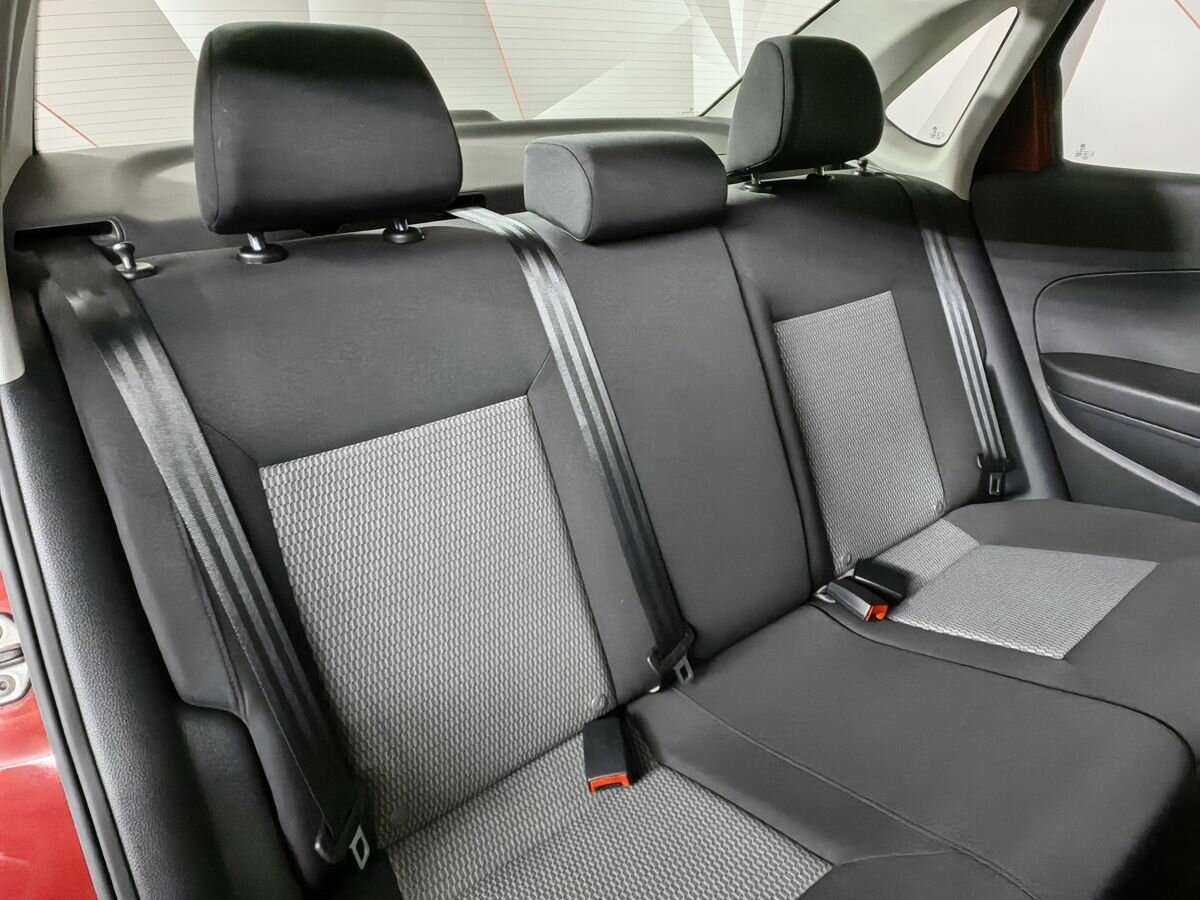 Volkswagen Polo с пробегом — 2012 год. Фото: #12