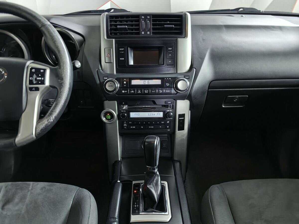 Toyota Land Cruiser Prado с пробегом — 2012 год. Фото: #10