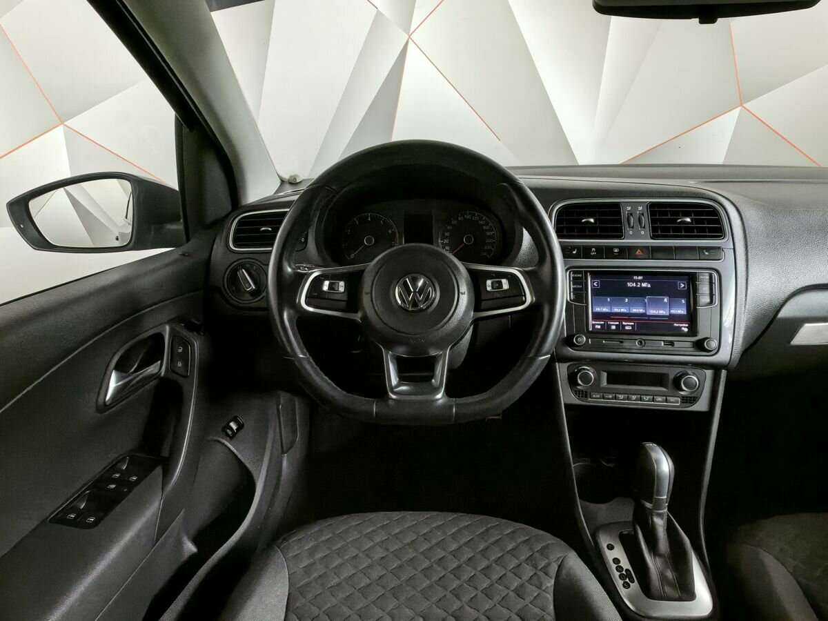 Volkswagen Polo с пробегом — 2018 год. Фото: #14