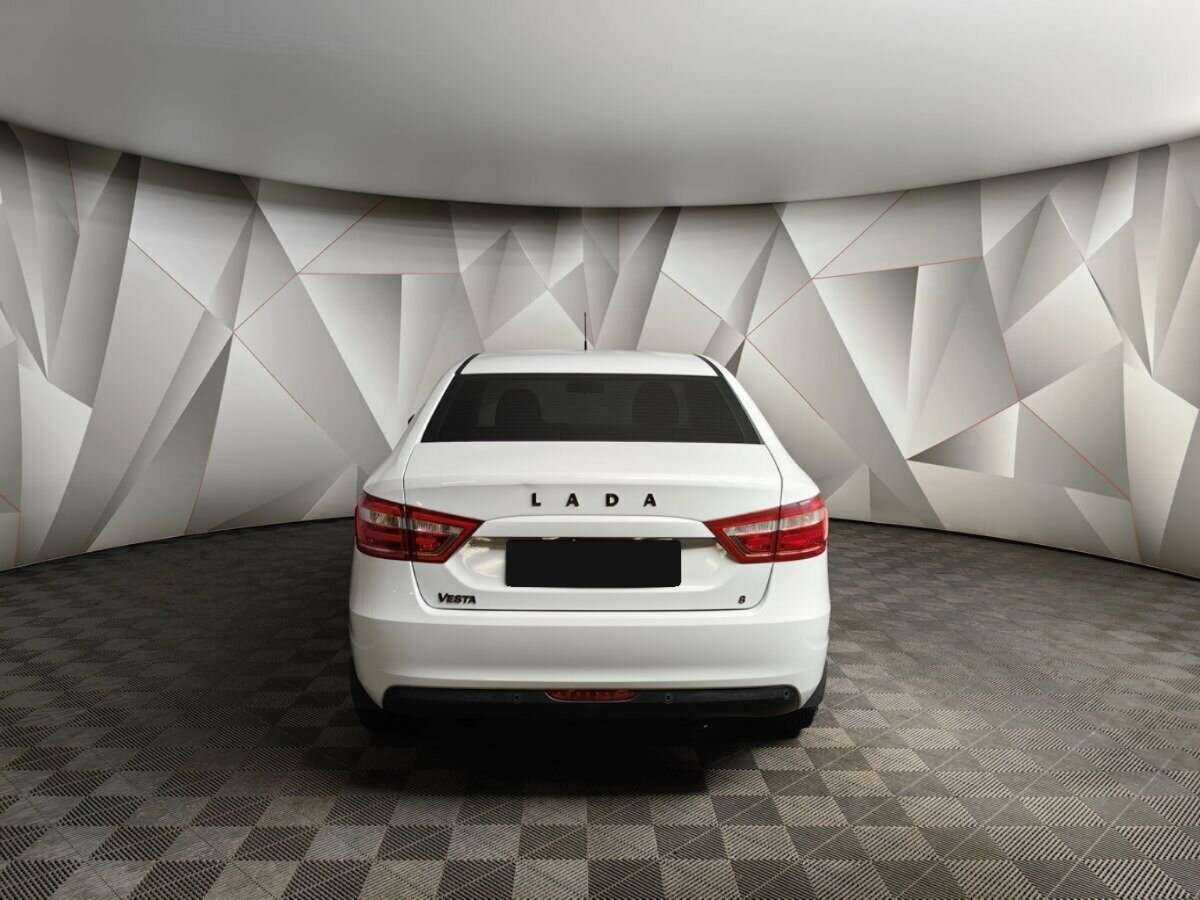 Lada (ВАЗ) Vesta с пробегом — 2018 год. Фото: #6