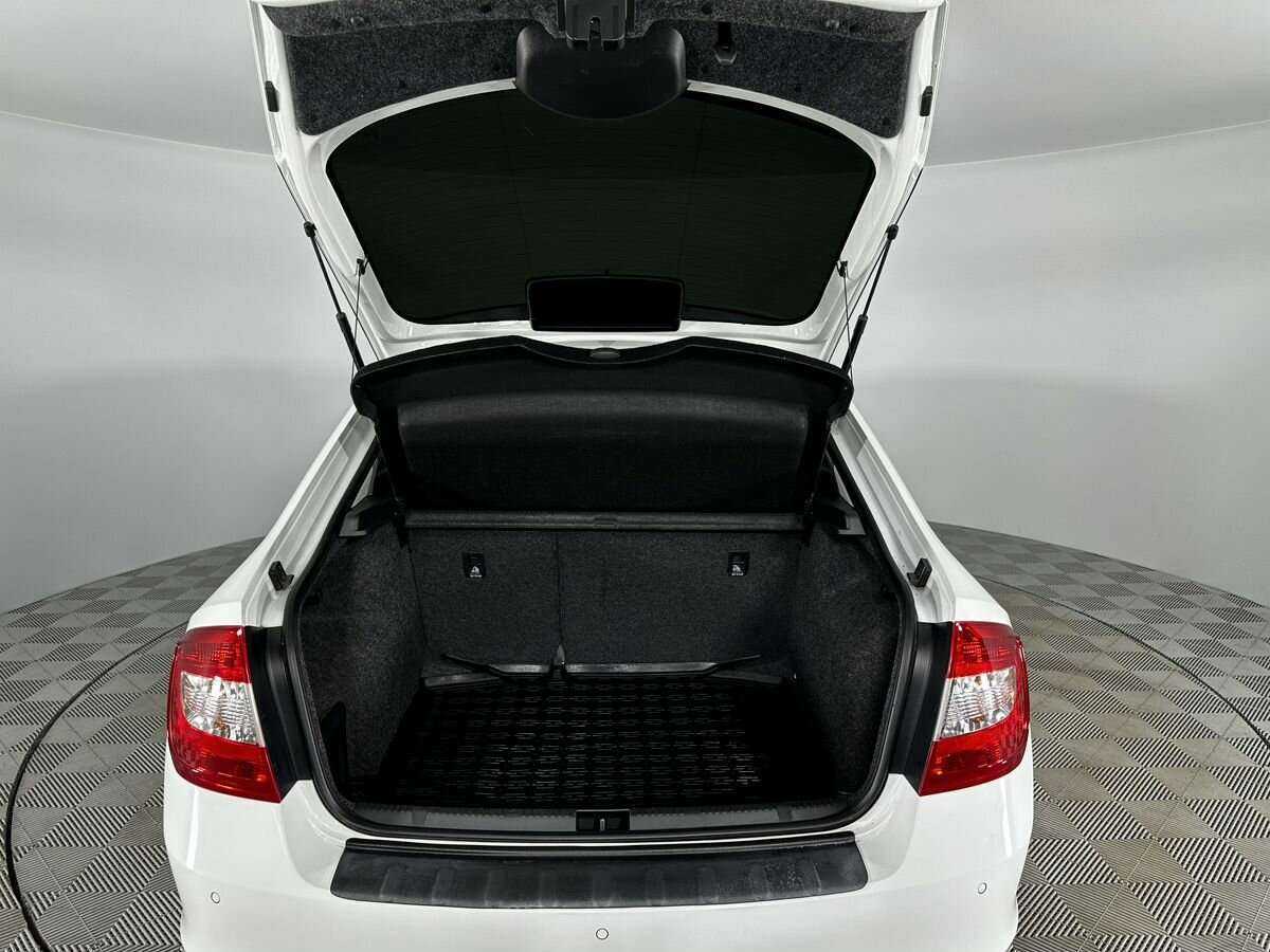 Skoda Rapid с пробегом — 2016 год. Фото: #16