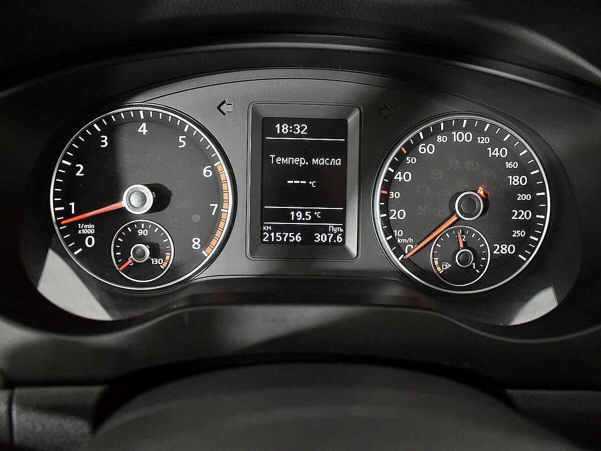 Volkswagen Jetta с пробегом — 2014 год. Фото: #10