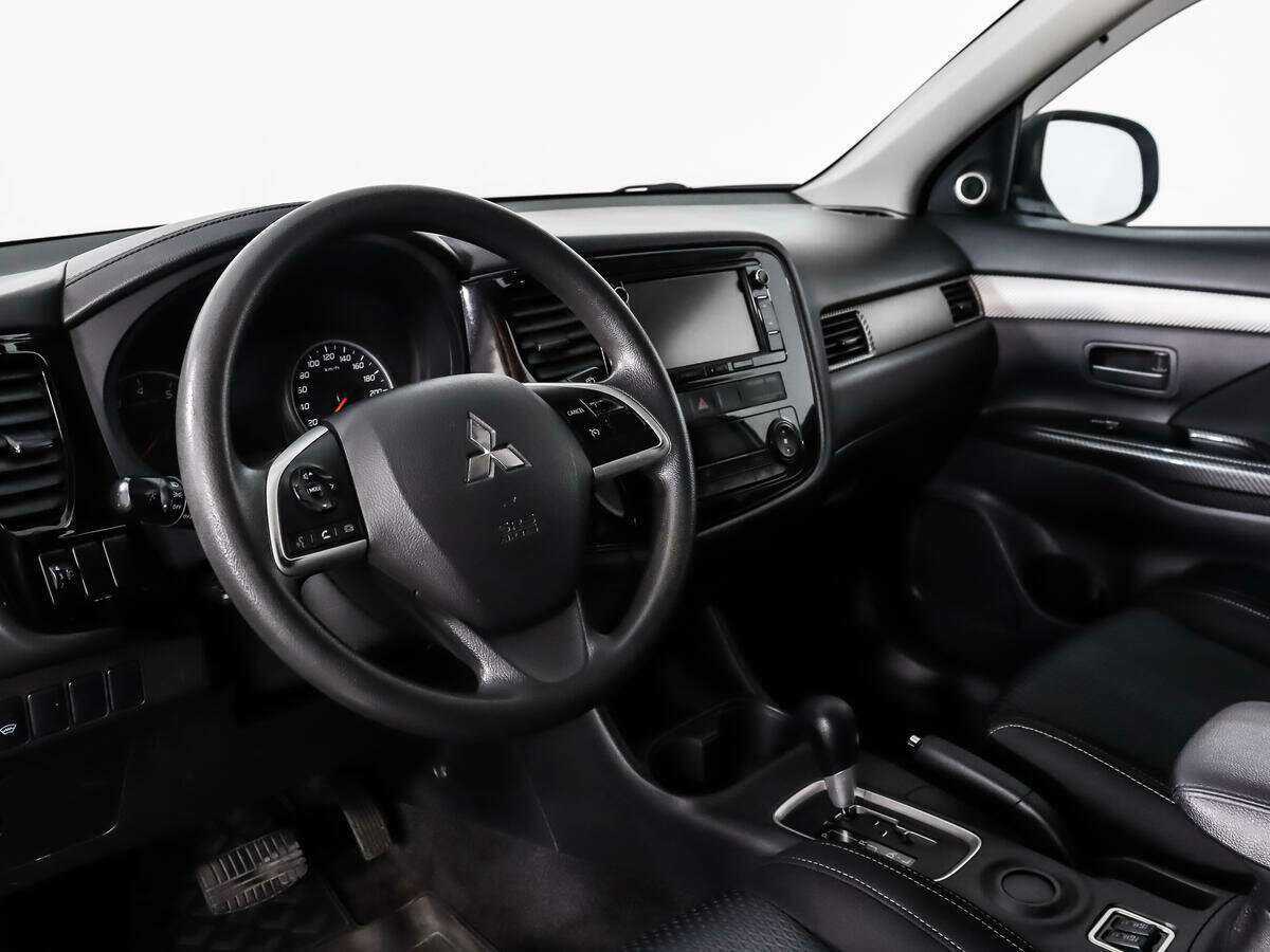 Mitsubishi Outlander с пробегом — 2016 год. Фото: #8