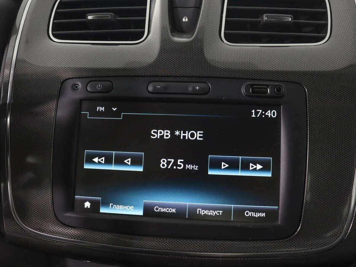 Renault Logan с пробегом — 2018 год. Фото: #12