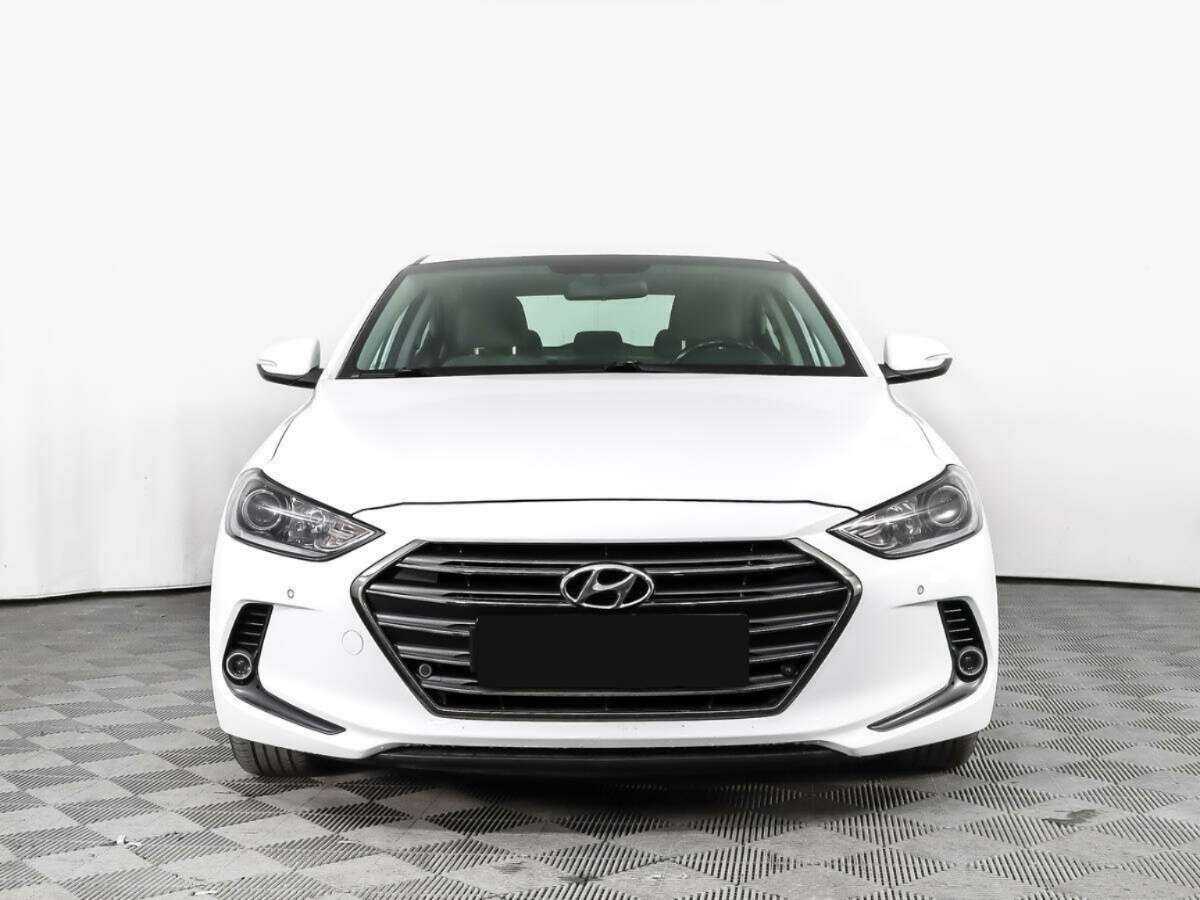 Hyundai Elantra с пробегом — 2017 год. Фото: #1